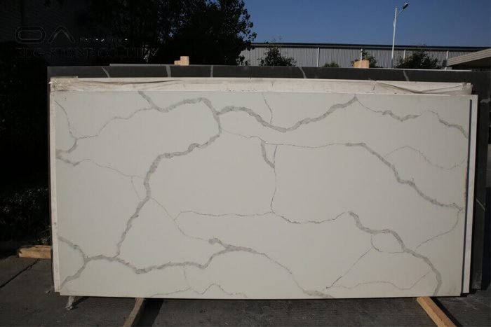 quartz calacatta white